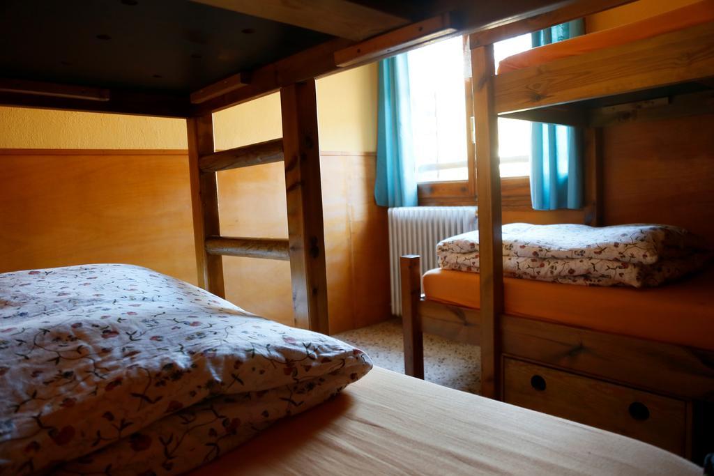 La Closa Vandrerhjem Castellar De N'Hug Eksteriør bilde